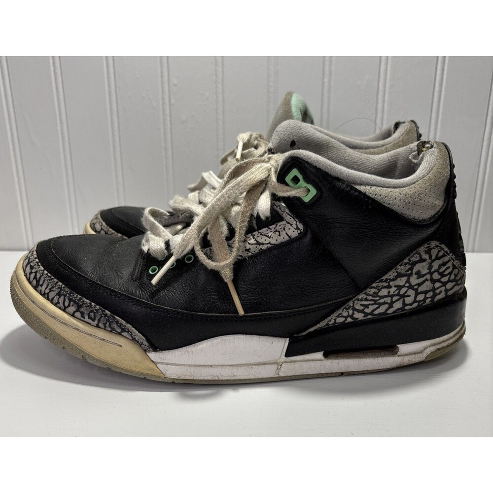 Nike Air Jordan 3 Retro Green Glow CT8532-031 Men’s 10.5 Black Used Worn AJ3